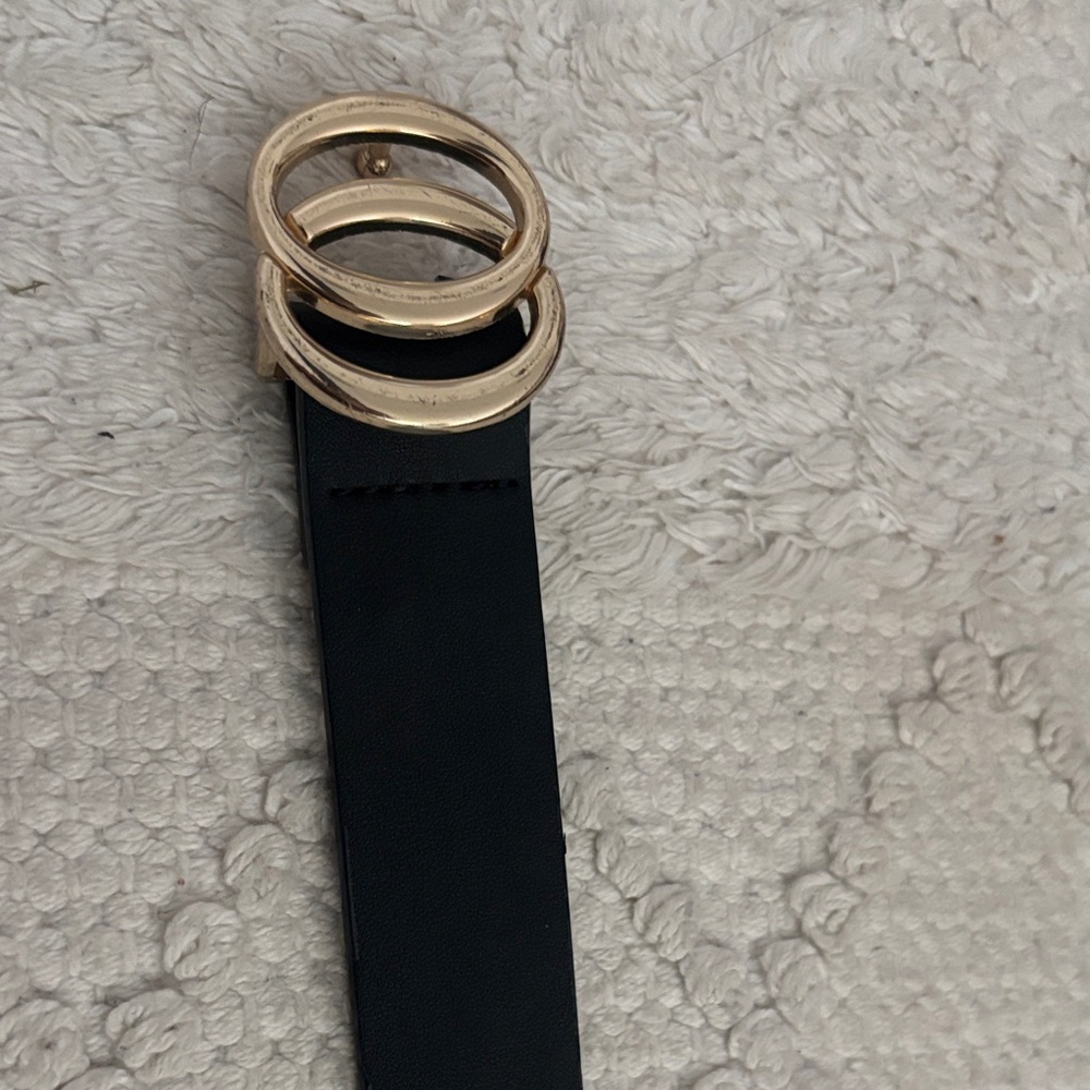 Elegant Black Belt with Gold Accents